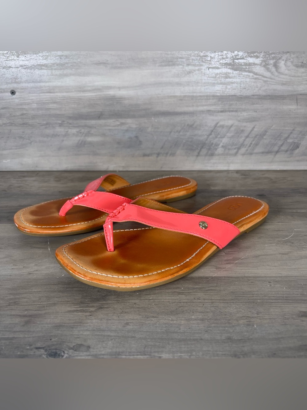 Ugg Tuolumne Flip Flop Thong Sandals Womens 9 Pink Straps Logo Leather Vacation